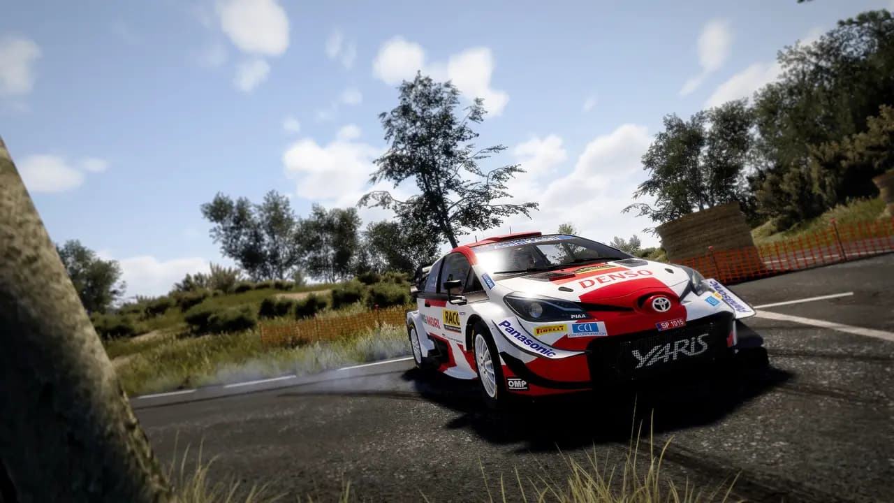 WRC 10 FIA World Rally Championship-ის სათამაშო კადრი თამაშის მიმდინარეობისას.